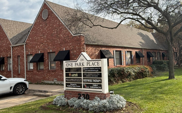 Pictures of Office property located at 230 Park Blvd, Grapevine, TX 76051 for lease - image #1