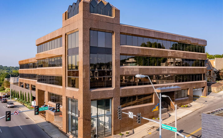 Pictures of Office property located at 4700 Belleview Ave, Kansas City, MO 64112 for lease - image #1