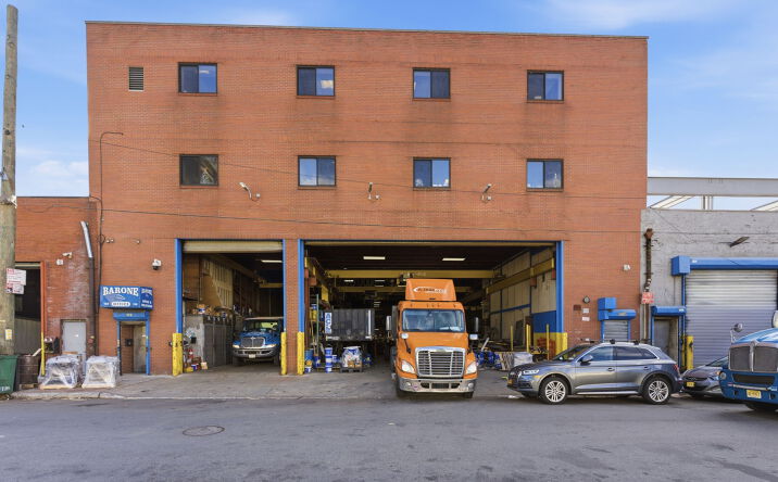 Pictures of Industrial property located at 128 44th St, Brooklyn, NY 11232 for lease - image #1