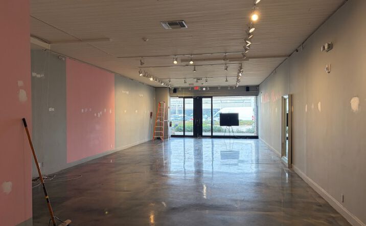 Pictures of Retail property located at 1086 Kane Concourse, Bay Harbor Islands, FL 33154 for lease - image #1