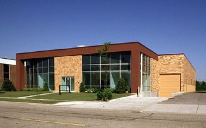 Pictures of Industrial property located at 1556 St Paul Ave, Gurnee, IL 60031 for lease - image #1