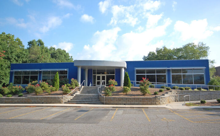 Pictures of Office property located at 210 Charlois Boulevard, Winston-Salem, NC 27103 for lease - image #1