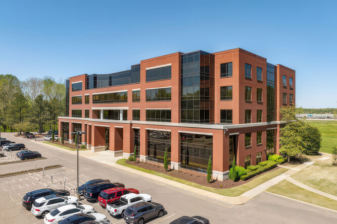 Pictures of Office property located at 7000 Goodlett Farms Pkwy, Memphis, TN 38016 for lease - image #1