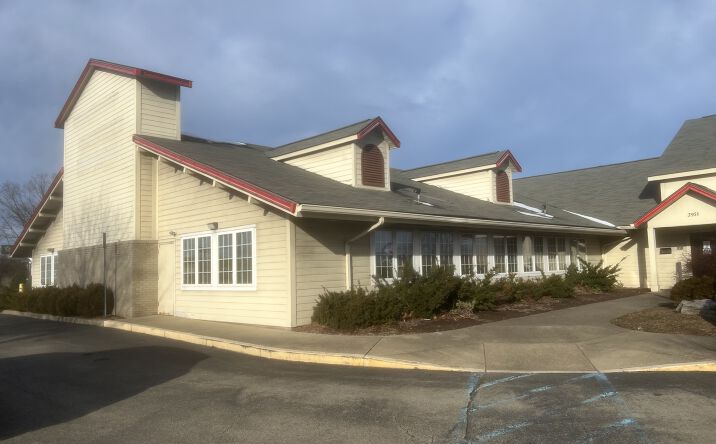 Pictures of Restaurant, Retail property located at 3951 William Penn Hwy, Monroeville, PA 15146 for lease - image #1