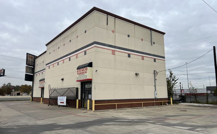 Pictures of Retail, Office property located at 15608 E Freeway Service Rd, Channelview, TX 77530 for lease - image #1