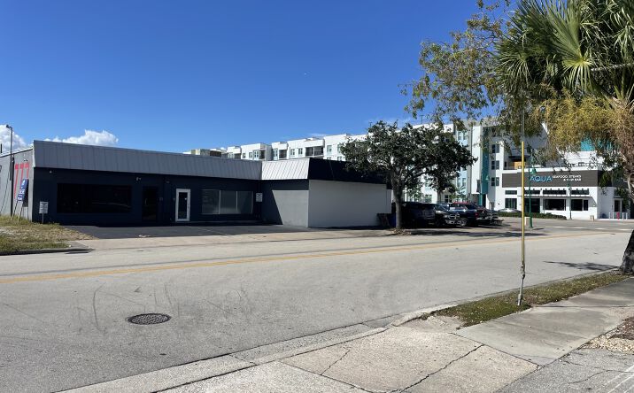 Pictures of Retail, Industrial property located at 876 Cape Coral Pkwy E, Cape Coral, FL 33904 for lease - image #1