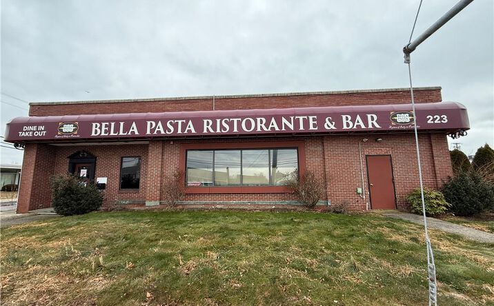 Pictures of Restaurant property located at 223 Newport Avenue, Pawtucket, RI 02861 for lease - image #1