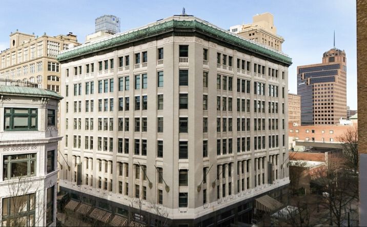 Pictures of Office property located at 80 Monroe Ave, Memphis, TN 38103 for lease - image #1