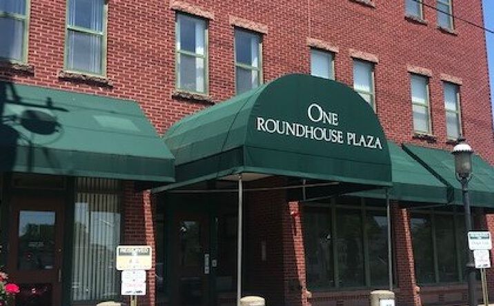 Pictures of Retail, Office property located at 1 Roundhouse Plaza, Northampton, MA 01060 for lease - image #1