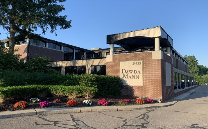 Pictures of Office property located at 39533 Woodward Ave, Bloomfield Hills, MI 48304 for lease - image #1