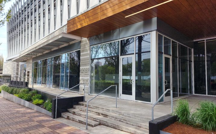 Pictures of Retail, Restaurant property located at 190 NE Multnomah St, Portland, OR 97232 for lease - image #1