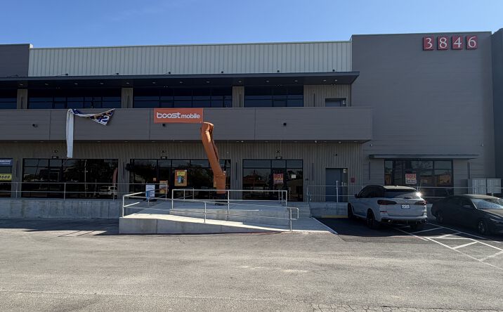Pictures of Retail property located at 3840 Aldine Mail Rte Rd, Houston, TX 77039 for lease - image #1