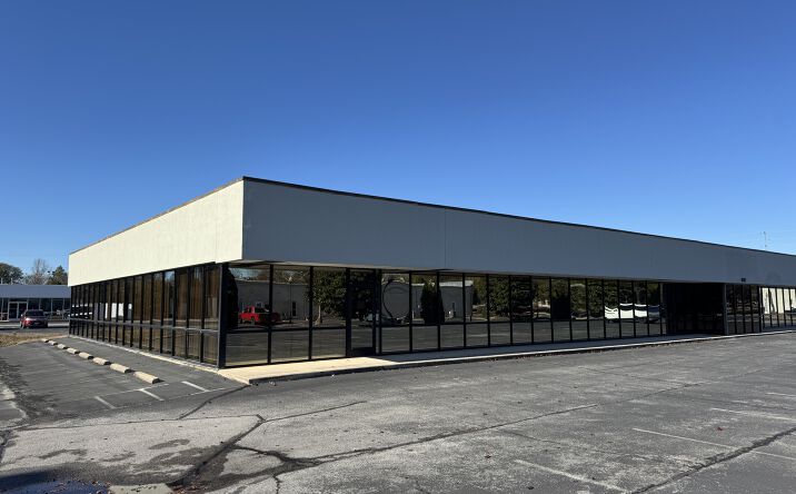 Pictures of Office property located at 6112 Shallowford Rd, Chattanooga, TN 37421 for lease - image #1