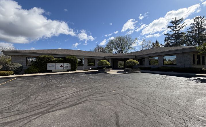 Pictures of Office property located at 5560 Gratiot Rd, Saginaw, MI 48638 for lease - image #1