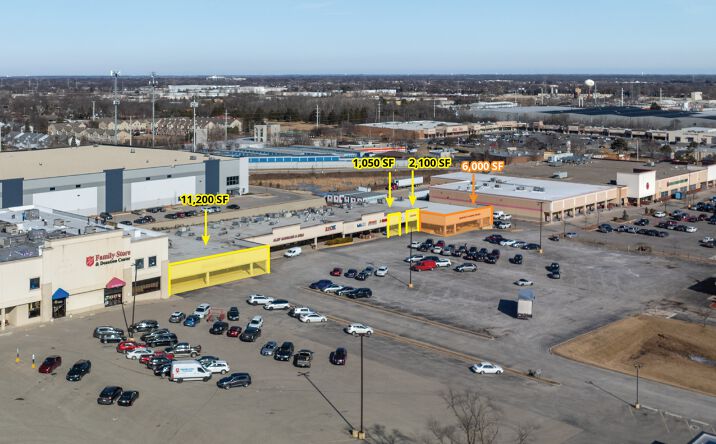 Pictures of Retail property located at 350 Townline Rd, Mundelein, IL 60060 for lease - image #1