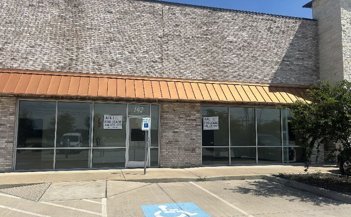 Pictures of Retail, Industrial property located at 3525 S Main St Suite 142, Pearland, TX 77581 for lease - image #1