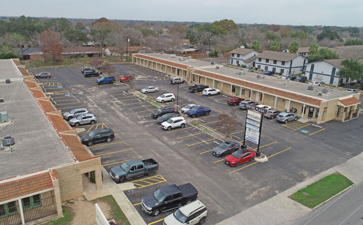 Pictures of Office property located at 3859 E Southcross, San Antonio, TX 78222 for lease - image #1
