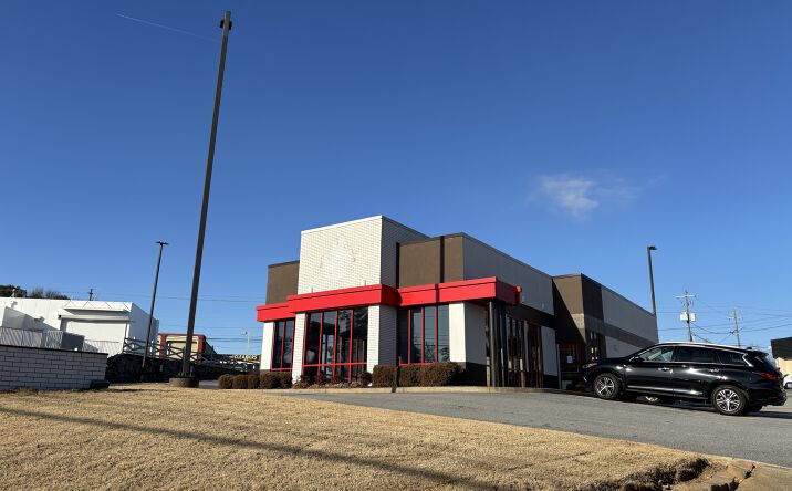 Pictures of Restaurant property located at 5410 Peachtree Industrial Blvd, Chamblee, GA 30341 for lease - image #1