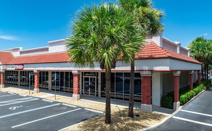 Pictures of Retail property located at 2275 Pine Ridge Rd, Naples, FL 34109 for lease - image #1