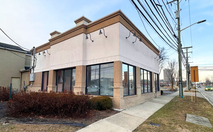 Pictures of Retail property located at 20000 W 10 Mile Rd, Southfield, MI 48075 for lease - image #1