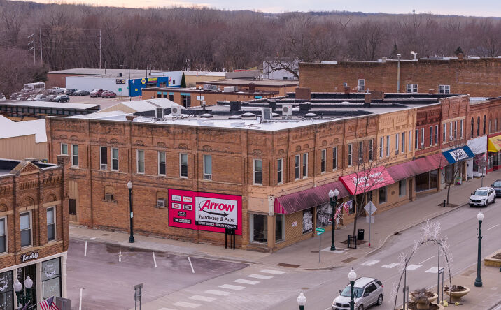 Pictures of Retail property located at 201 S Minnesota Ave, Saint Peter, MN 56082 for lease - image #1