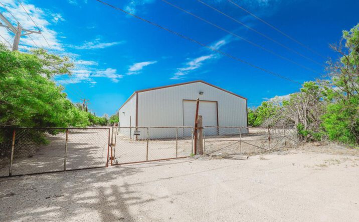 Pictures of Retail property located at 204 Corbell Rd, Big Spring, TX 79720 for lease - image #1