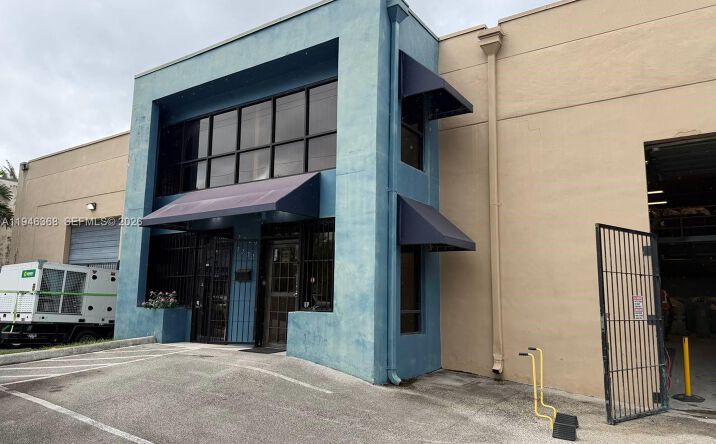 Pictures of Industrial property located at 2200 NW 93rd Ave, Doral, FL 33172 for lease - image #1