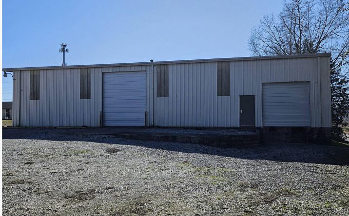 Pictures of Industrial property located at 104 Dominion Cir, Huntsville, AL 35811 for lease - image #1