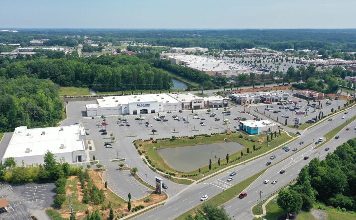 Pictures of Retail property located at 4528 W Wendover Ave, Greensboro, NC 27409 for lease - image #1