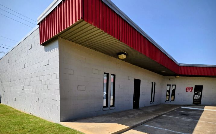 Pictures of Office property located at 1602 NW Lawton Ave, Lawton, OK 73507 for lease - image #1
