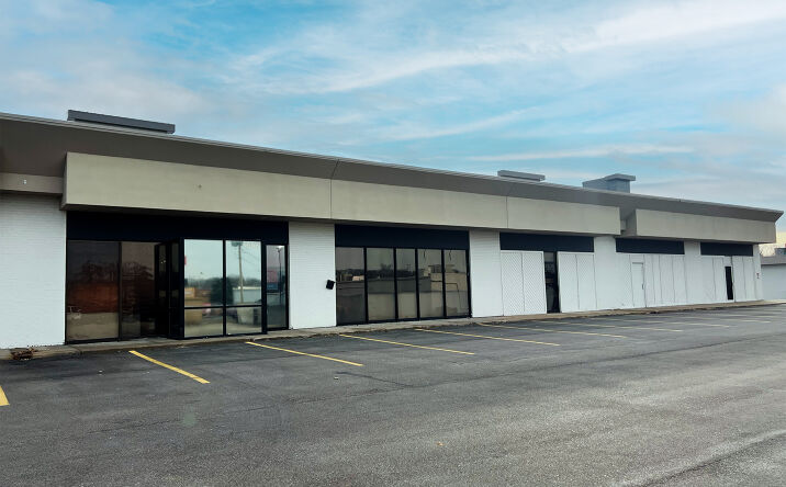 Pictures of Retail property located at 3003 S 83rd Plaza, Omaha, NE 68124 for lease - image #1