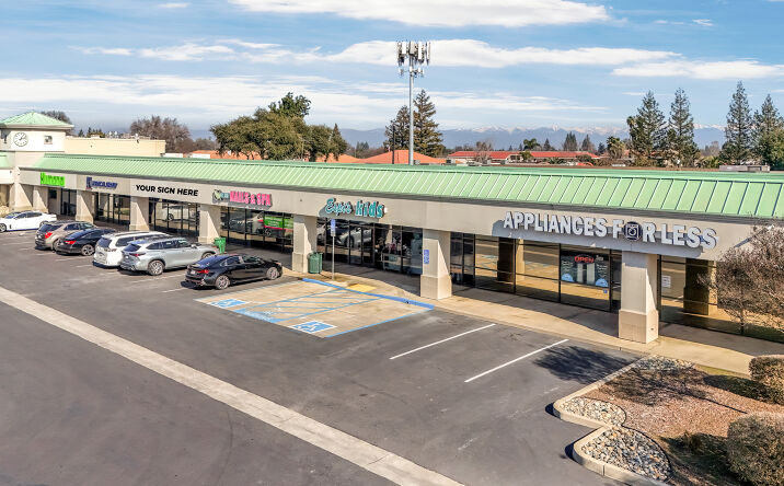 Pictures of Office property located at 3334 S Mooney Blvd, Visalia, CA 93277 for lease - image #1