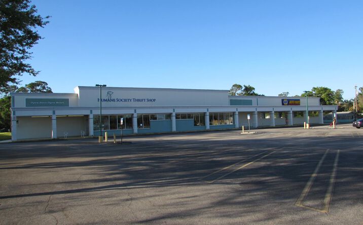 Pictures of Retail property located at 4435 20th St, Vero Beach, FL 32966 for lease - image #1