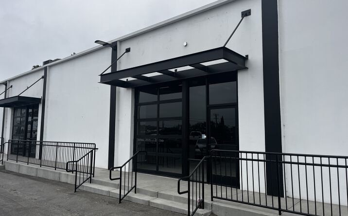 Pictures of Retail, Office property located at 3860 E Main St, Ventura, CA 93003 for lease - image #1