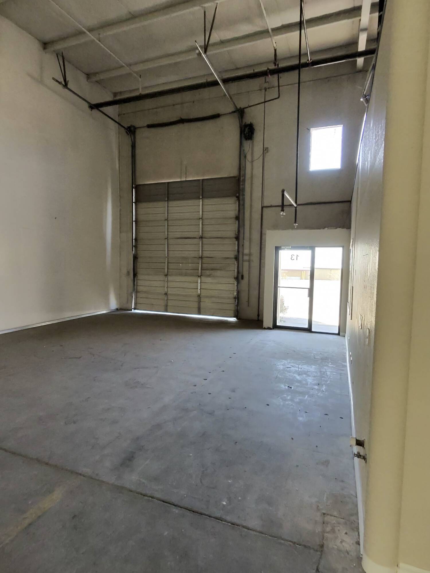 3223048