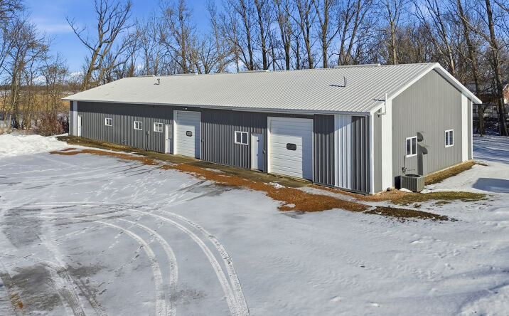 Pictures of Industrial, Office, Retail property located at 15652 200th St, Hutchinson, MN 55350 for lease - image #1