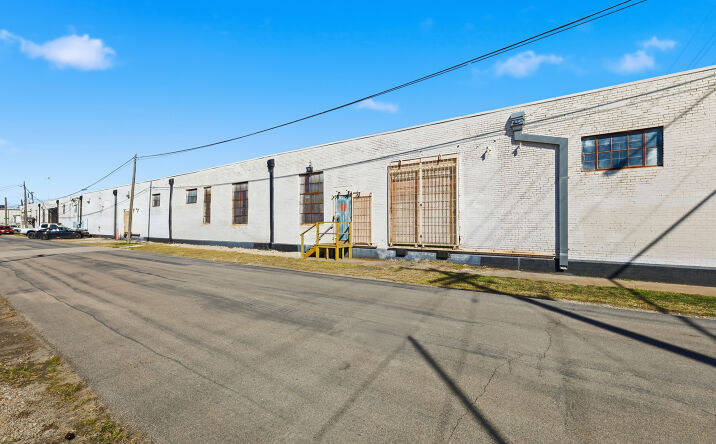 Pictures of Industrial property located at 2700 Atlanta St, Dallas, TX 75215 for lease - image #1
