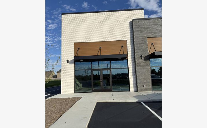 Pictures of Retail property located at 1001 Creek Wy, Clarksville, TN 37042 for lease - image #1