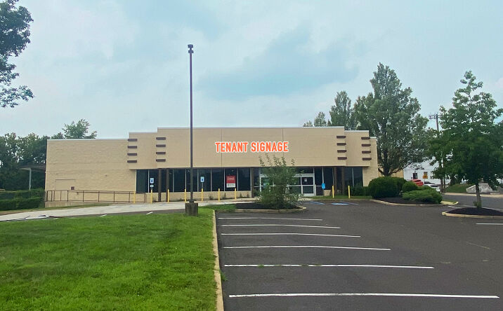 Pictures of Retail property located at 300 York Road, Willow Grove, PA 19090 for lease - image #1