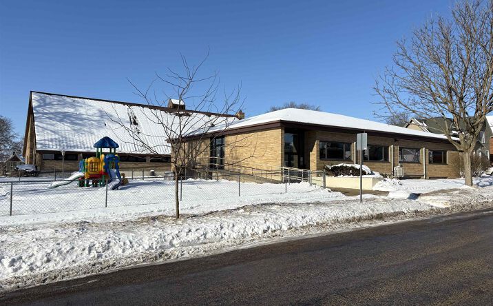 Pictures of Retail, Office, Special Purpose property located at 308 Oneida, Beaver Dam, WI 53916 for lease - image #1