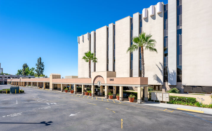 Pictures of Office property located at 5565 Grossmont Center Dr, La Mesa, CA 91942 for lease - image #1