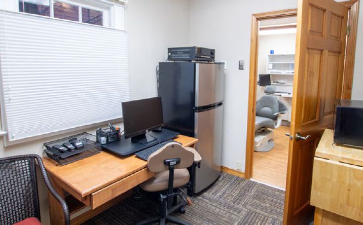 Pictures of Office property located at 207 NW 6th St, Redmond, OR 97756 for lease - image #1