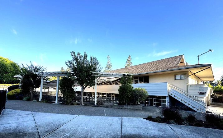 Pictures of Retail property located at 460 El Monte Ave, Los Altos, CA 94022 for lease - image #1