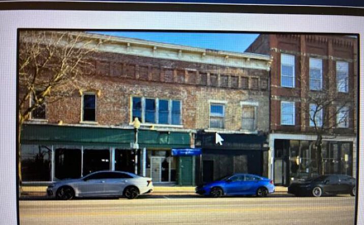 Pictures of Restaurant property located at 105 E Court Street, Washington Court House, OH 43160 for lease - image #1