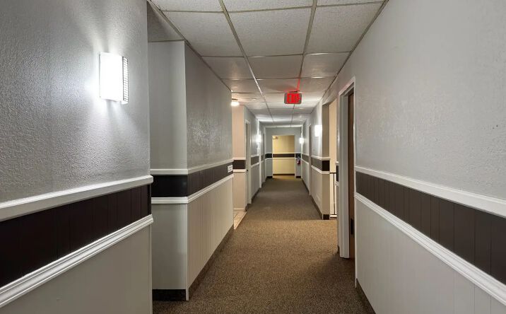 Pictures of Office property located at 1939 Goldsmith Ln, Louisville, KY 40218 for lease - image #1
