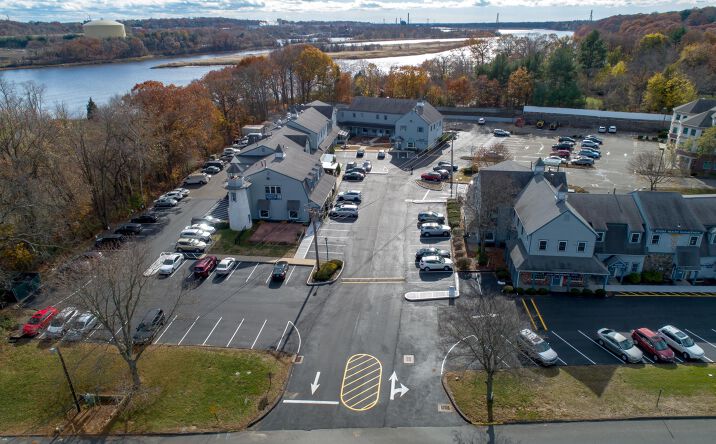Pictures of Retail, Office property located at 88 Ryders Lane, Stratford, CT 06614-1666 for lease - image #1