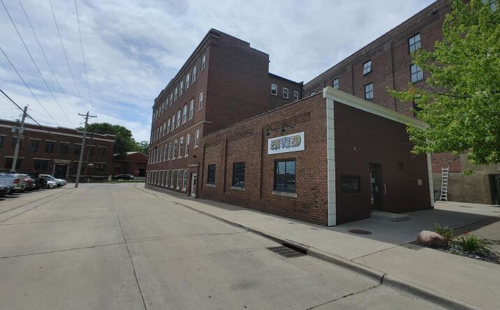 Pictures of Office, Retail property located at 800 ISABEL BLOOM Way 3-101, Davenport, IA 52803 for lease - image #1