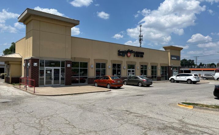 Pictures of Retail property located at 1800 N DIVISION Street A, Davenport, IA 52804 for lease - image #1