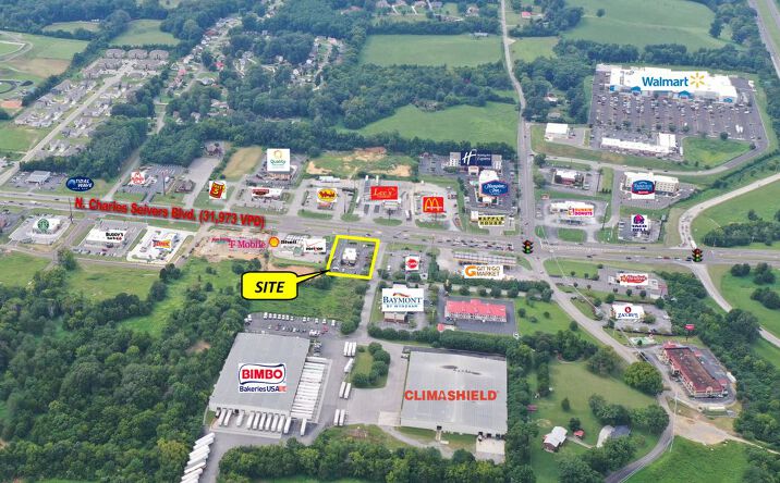 Pictures of Retail, Restaurant property located at 2240 N Charles G Seivers Blvd, Clinton, TN 37716 for lease - image #1