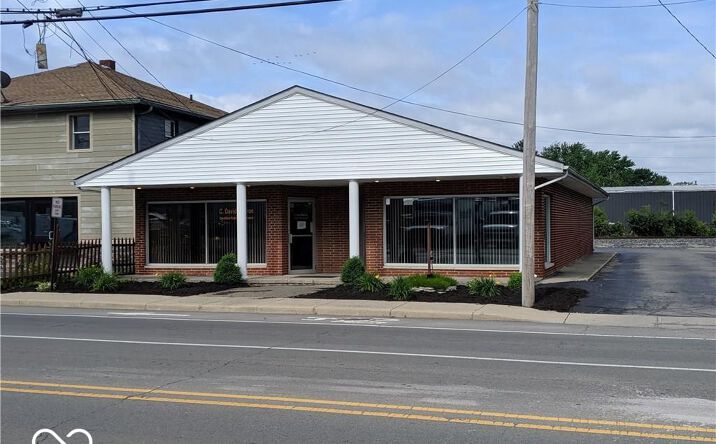 Pictures of Retail, Office property located at 5213 Columbus Ave, Anderson, IN 46013 for lease - image #1